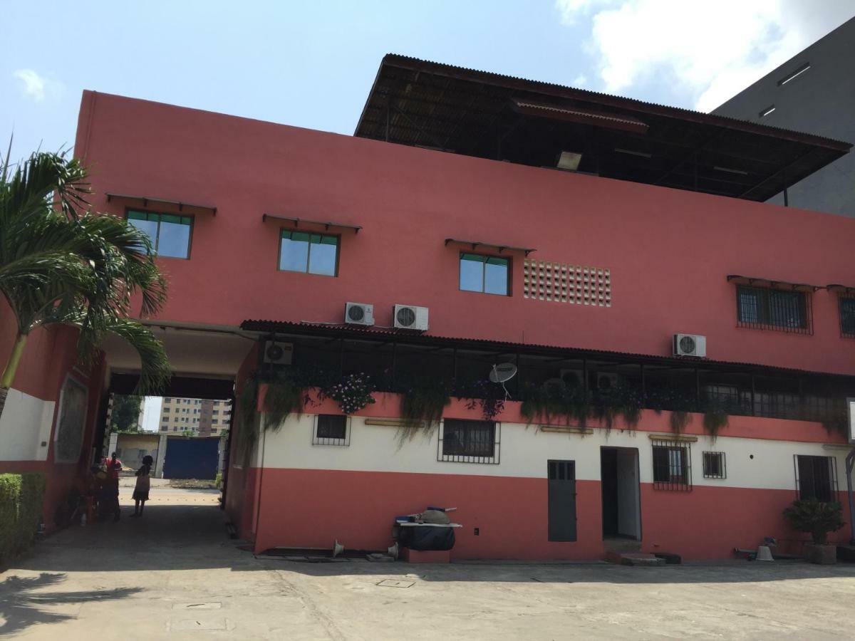 Petit Motel Beijing Abidjan Exterior foto