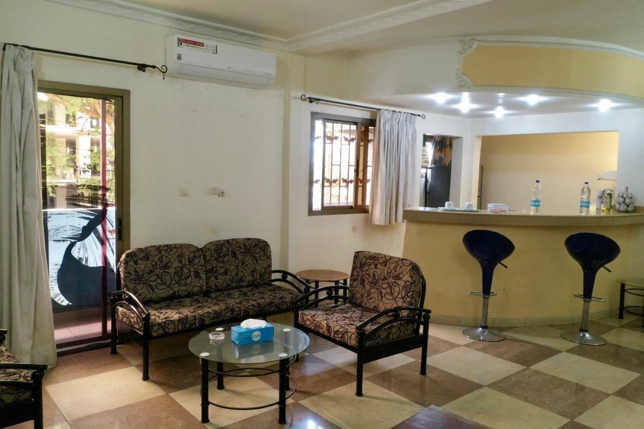 Petit Motel Beijing Abidjan Exterior foto